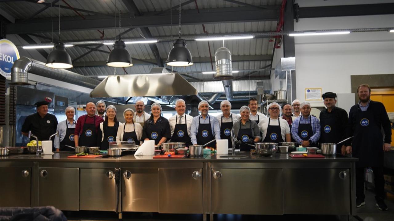 KOSDER Yönetimi Ekol Denizcilik’te Karadeniz Lezzetleriyle Buluştu