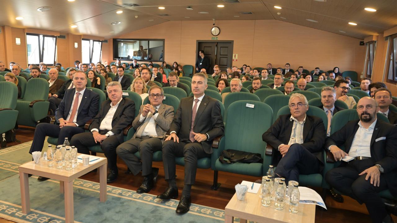 Türkiye-İngiltere Denizcilik Forumu Yapıldı