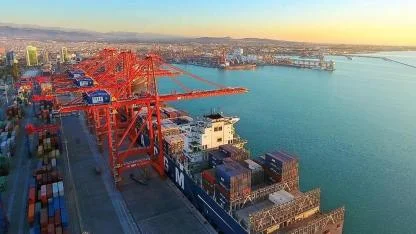 400 metrelik MSC İrina Mersin Limanına Yanaştı