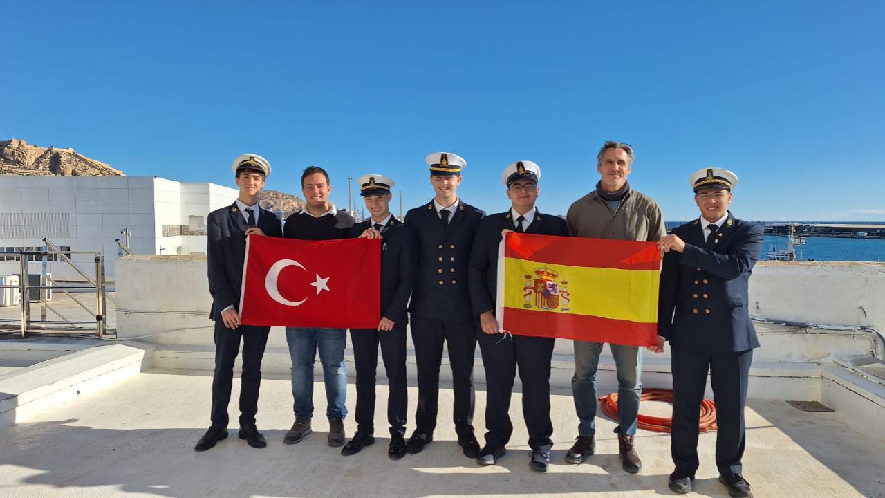 Genç Denizciler Rotalarını İspanya&#039;ya Çevirdi: Alicante’de Uluslararası Mesleki Eğitim ve Seyir Deneyimi