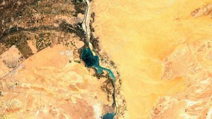 Süveyş trafiğinde toparlanma belirtileri görülüyor