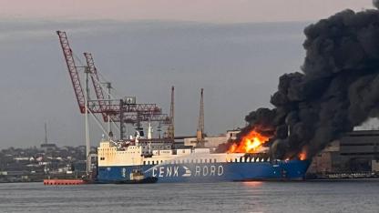 CENK T isimli gemiye saldırı cep telefonu kamerasında...