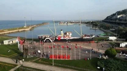 Bandırma Vapuru, karadan yürütülerek Tütün İskelesi'ne taşınacak