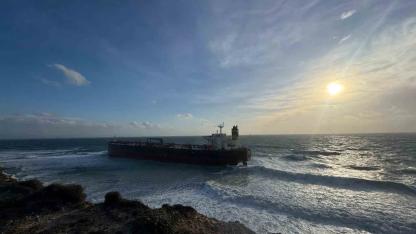 Bozcaada’da Karaya Oturan Tanker 12 Gün Sonra Kurtarıldı