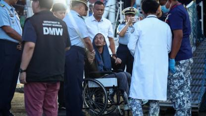 Filipinler’de 359 kişiyi taşıyan feribot battı!