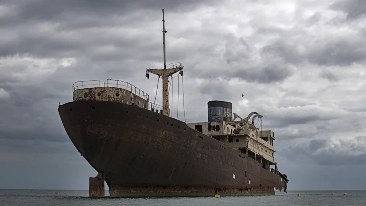 Onlarca gemi, okyanusun ortasında sahipsiz kaldı