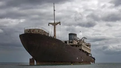 Onlarca gemi, okyanusun ortasında sahipsiz kaldı