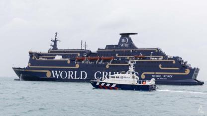 Singapur açıklarında kruvaziyer gemisinde yangın çıktı