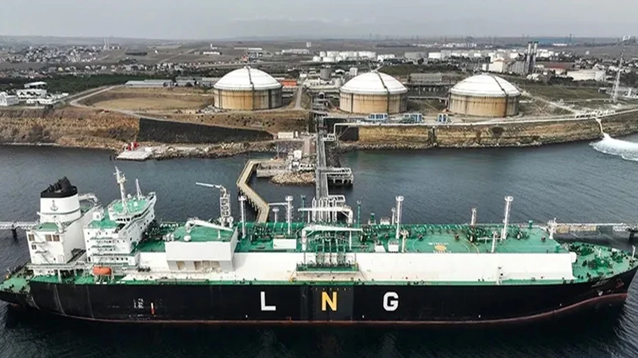 Arzew'den yola çıkan LNG gemisi, 31 Mart'ta Türkiye'de olacak