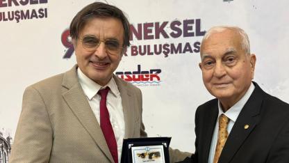 Av. Kapt. Cahit İstikbal’e “Anadolu Mavisi Atatürk’ün Gemileri” plaketi