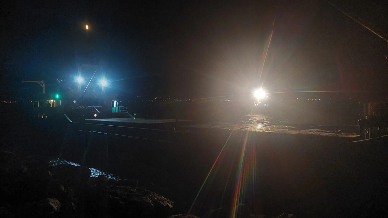 Bandırma Körfezi'nde kuru yük gemisi karaya oturdu