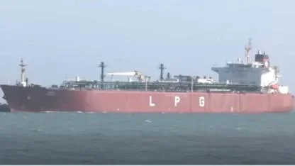 Hindistan ve Pakistan'dan , Hürmüz'de  refakat hizmeti