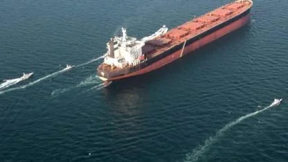 Hürmüz Boğazı’nda Telsiz Sessizliği Bozuldu: "Geçişe İzin Verilmeyecek!"