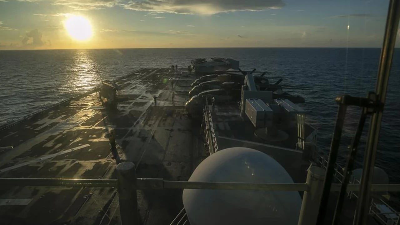 Piyadeleri taşıyan gemi Orta Doğu'da!