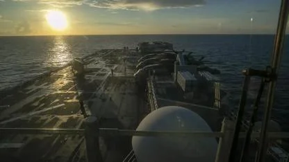 Deniz piyadelerini taşıyan gemi Orta Doğu'da!