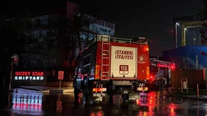 Tuzla'da Tersanedeki Kuru Yük Gemisinde Korkutan Yangın!