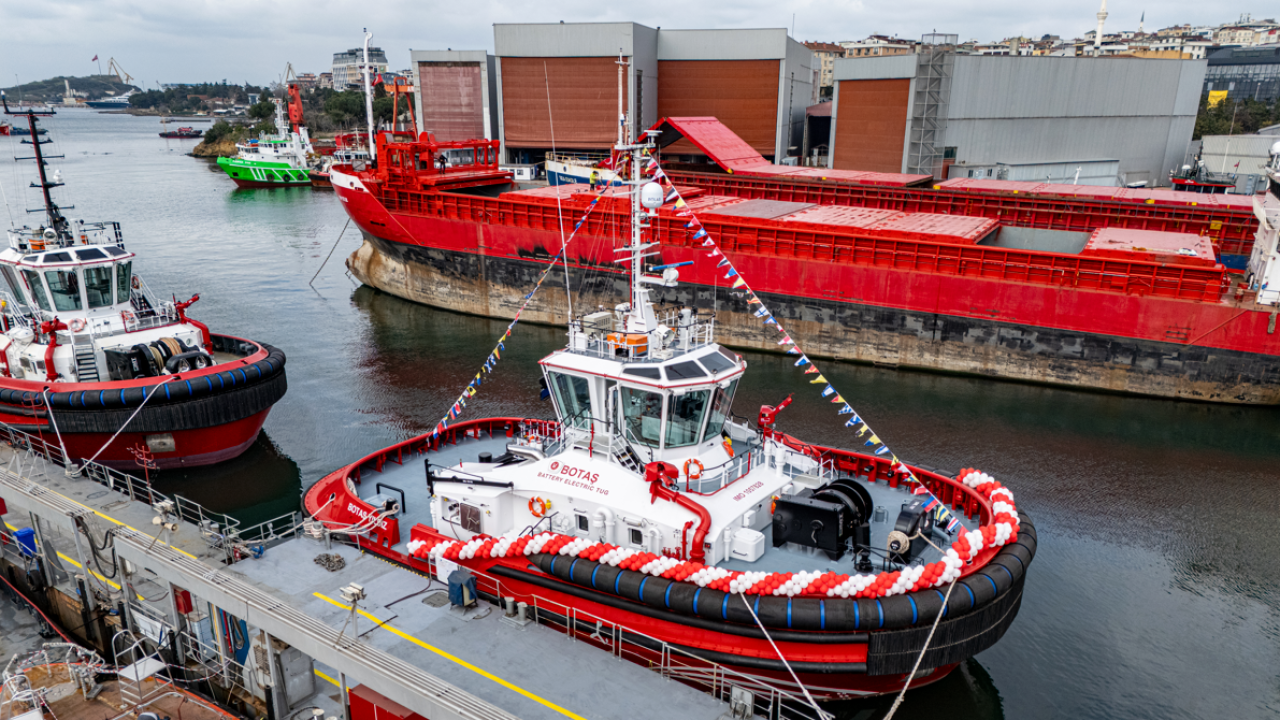 SANMAR, BOTAŞ'a İnşa Ettiği 4 Tam Elektrikli Römorkörü Teslim Etti