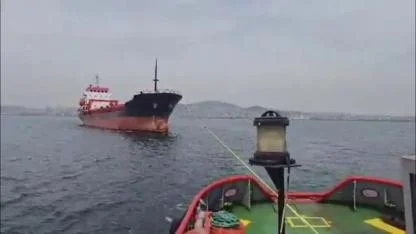 Makinesi arızalanan CEYO, ŞARK Römorkörüyle Kurtarıldı