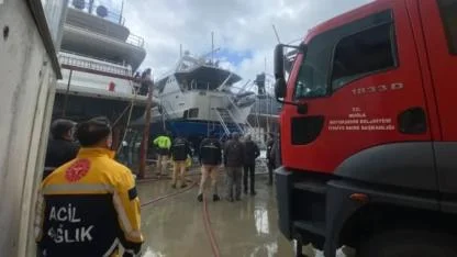 Bodrum, İçmeler Tersaneler Bölgesinde Tekne Yangını Korkuttu