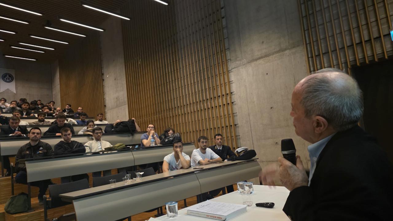 Saim Kaptanın Konferansı İlgiyle İzlendi