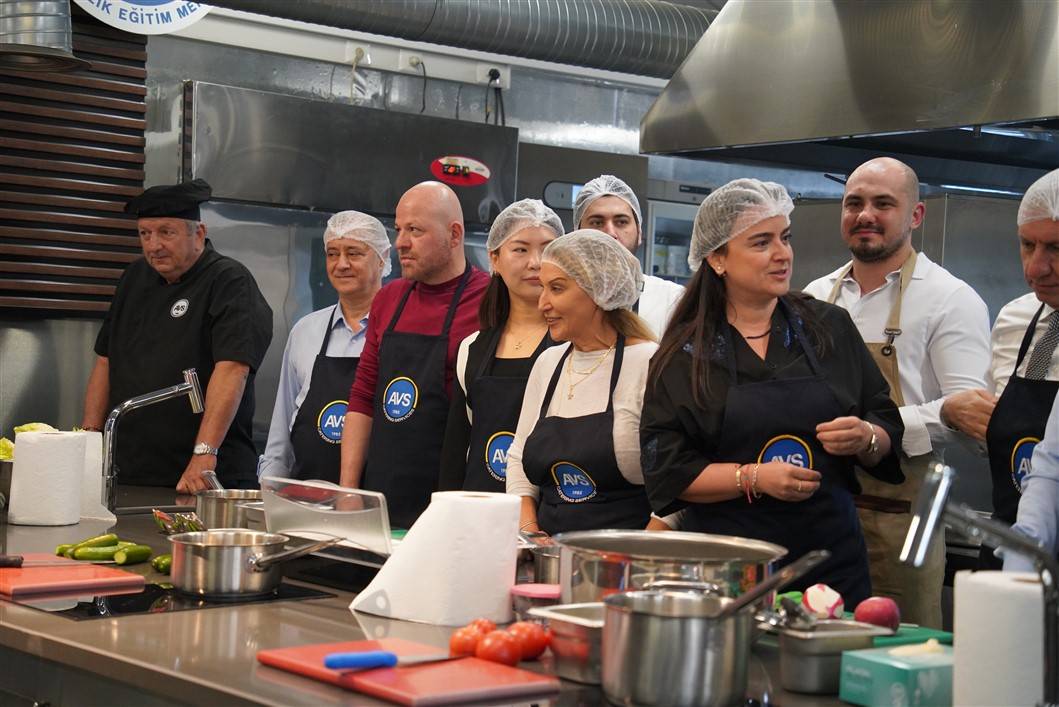 KOSDER Yönetimi Ekol Denizcilik’te Karadeniz Lezzetleriyle Buluştu