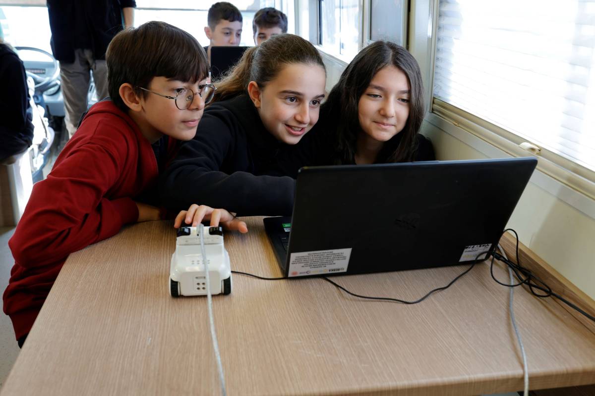 Mavi Nefes Projesi Eğitim Otobüsü beşinci yıl rotasını tamamladı