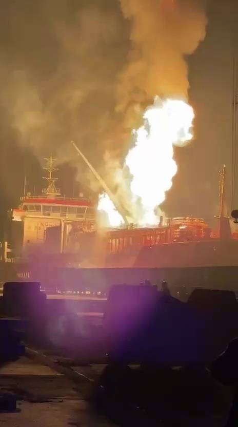 İzmail Limanı’nda Türk gemisi ORINDA’ya isabet: Yangın çıktı