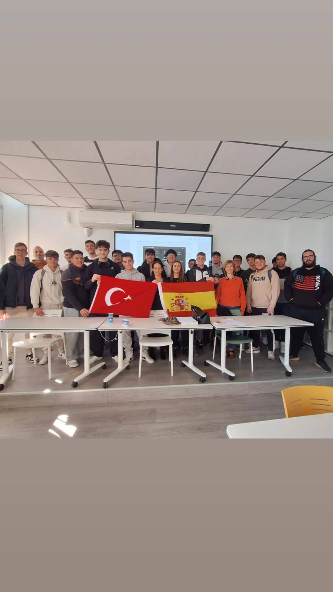 Genç Denizciler Rotalarını İspanya'ya Çevirdi: Alicante’de Uluslararası Mesleki Eğitim ve Seyir Deneyimi