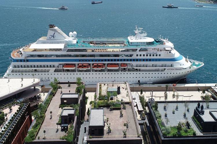 Türkiye Kruvaziyerde 3 Milyon Bandına Girdi!