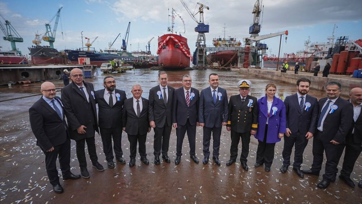 Petrol Ofisi'nin ilk 'sıfır emisyonlu' gemisi denize indirildi