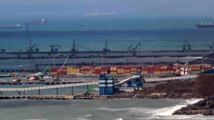 &quot;Moraz&quot; isimli kuru yük gemisi İskenderun Körfezi&#039;nde sürüklenerek karaya oturdu!