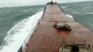 KAPTANIN ÇEKTİĞİ M/V ARVIN GEMİSİ KIRILMA ANI GÖRÜNTÜLERİ ŞOKE ETTİ!